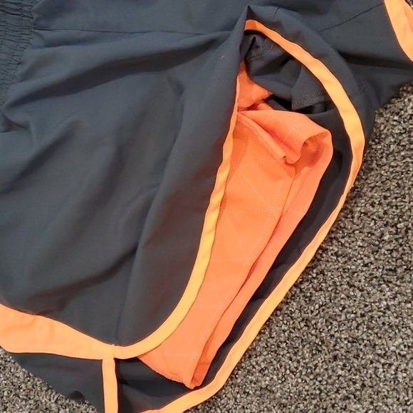 Nike Womens running athletic shorts sz L - Picture 7 of 9